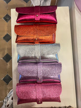 Afbeelding in Gallery-weergave laden, Zonnebril hoesje - Lila metallic
