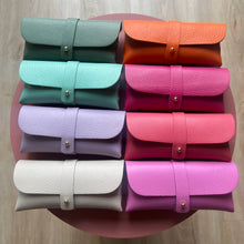 Afbeelding in Gallery-weergave laden, Zonnebril hoesje - Fuchsia roze
