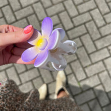 Afbeelding in Gallery-weergave laden, Haarclip bloem - Lila/geel
