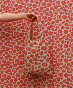 Doing Goods - Pink Leopard Single Plaid in draagtas