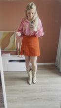 Video laden en afspelen in Gallery-weergave, Blouse - Print Roze/oranje
