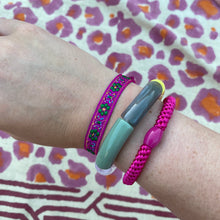 Afbeelding in Gallery-weergave laden, Armbandje lint bloemetjes - Paars
