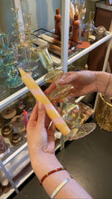 Afbeelding in Gallery-weergave laden, Glazen kaarsenstandaard - Pastel geel
