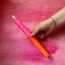 Afbeelding in Gallery-weergave laden, Led kaars swirl - Roze/oranje

